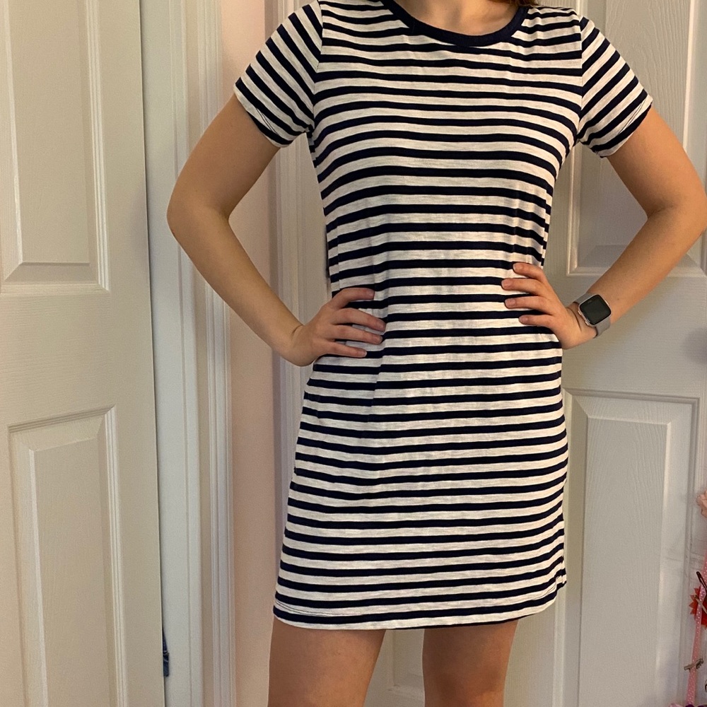(M) navy and white striped dress